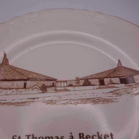 St. Thomas a Becket Pierrefonds, Quebec Decorated in Canada 22K Gold Rim Plate - Picture 13 of 15